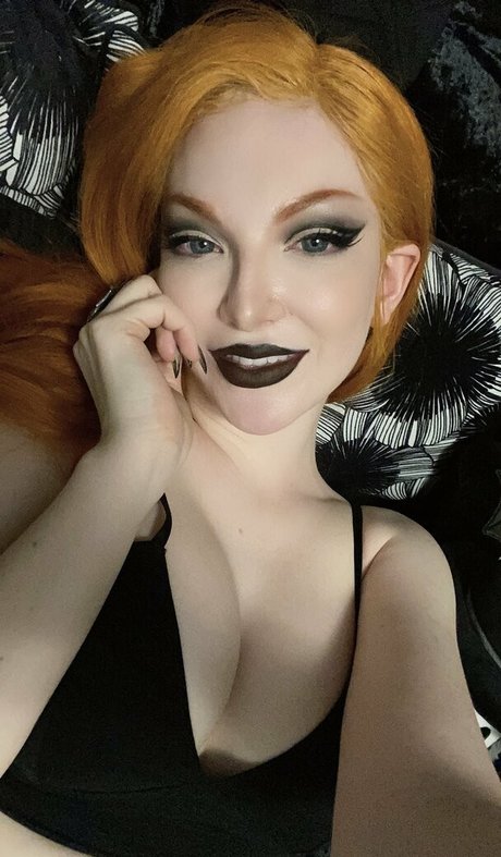 ashlewddaefree star img