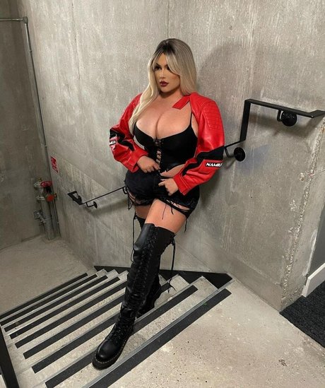 sxmonne adult actress gallery