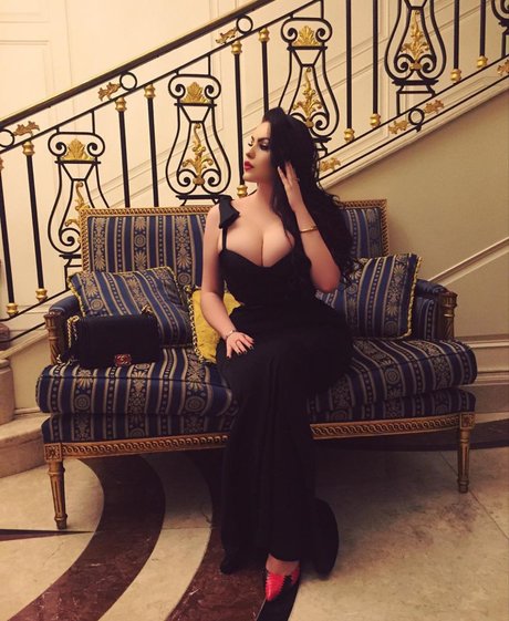 sxmonne perfect pornstar images