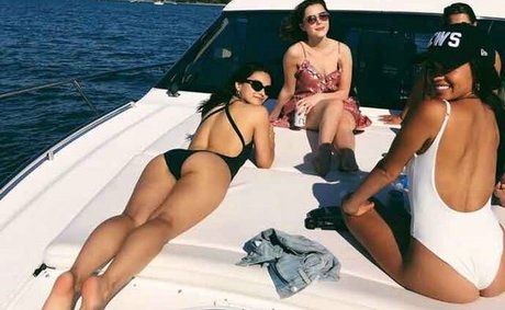 Camila Mendes pornographic actress gallery