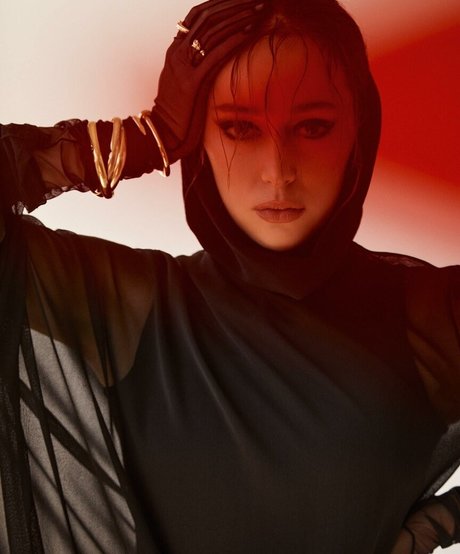 Alycia Debnam Carey beautiful model archive