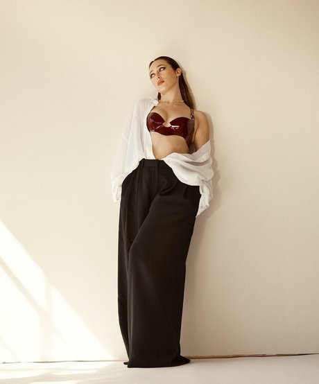 Alycia Debnam Carey porn star galleries