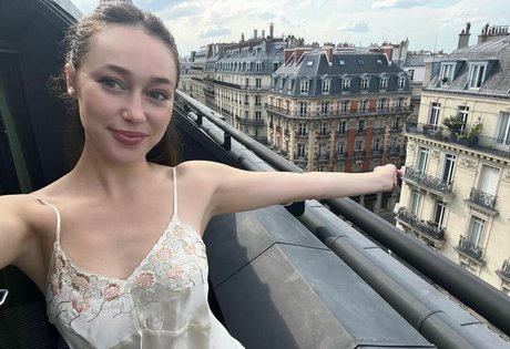 Alycia Debnam Carey sexy pornstar pic