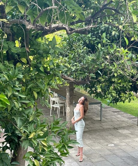 Alycia Debnam Carey pretty actress galleries