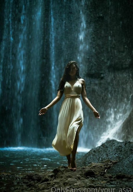 suelina model nudes galleries