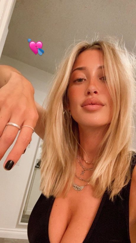 Lindsey Kevitch star perfect pics