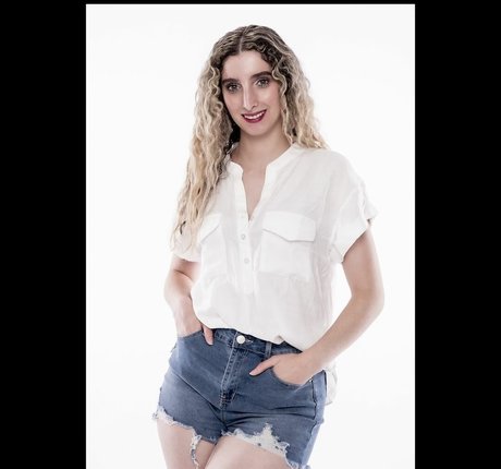 Yanellis Linares top model img