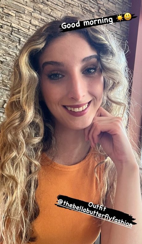 Yanellis Linares art model photos