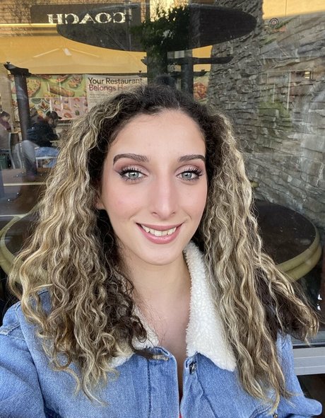 Yanellis Linares model pictures