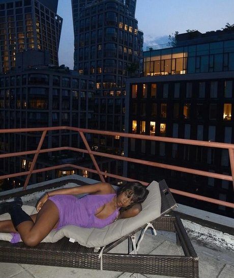 Majormommyissues porn star photo