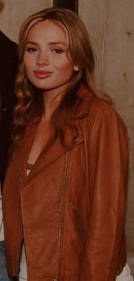 Natalie Alyn Lind pornstar erotic galleries