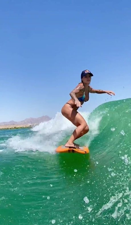 Leticia Bufoni nudes pornstar img