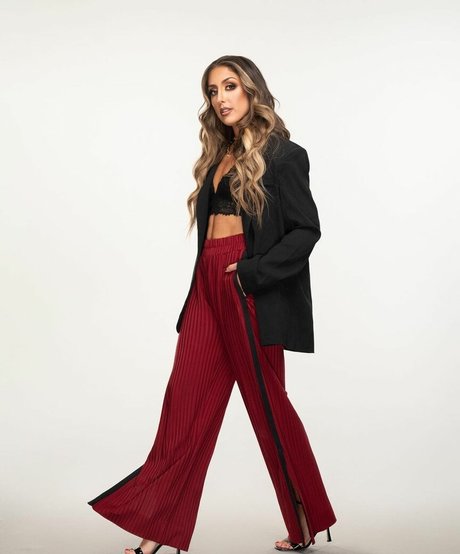 Dr Britt Baker nice model pic