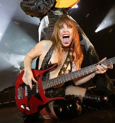 Victoria De Angelis pornstar exclusive picture