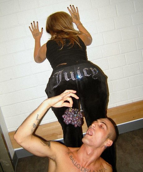 Victoria De Angelis pornstar top img