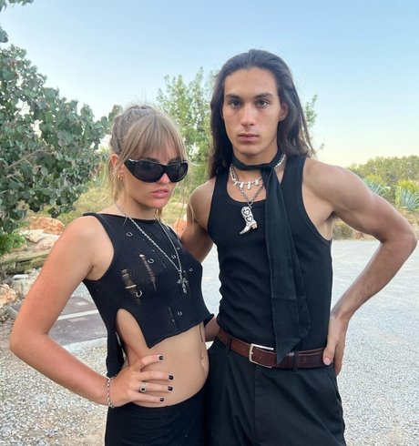 Victoria De Angelis star erotic img