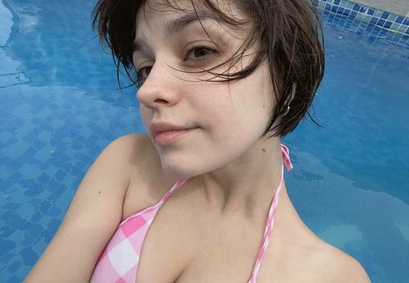 tenletters star erotic photo