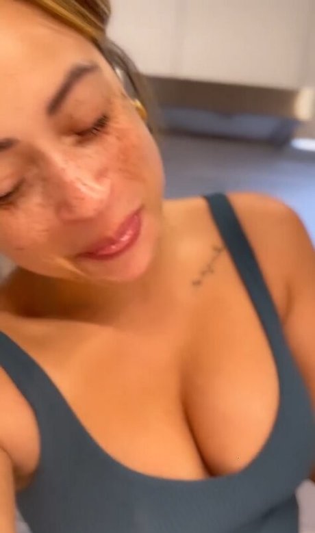 Kayla Braxton pretty model pic