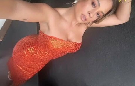 Kayla Braxton model top img