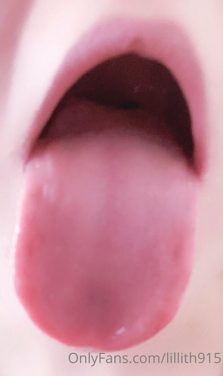 lillith915 naked star picture