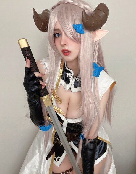 Suakirin Suaki pornstar nude pics