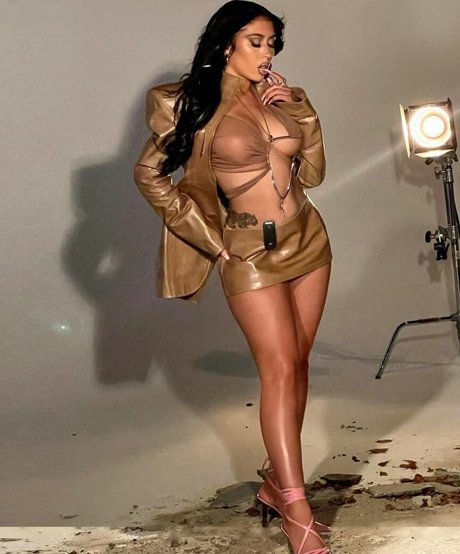 Kali Uchis xxx star pic