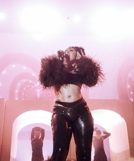 Kali Uchis pornstar sexy photo