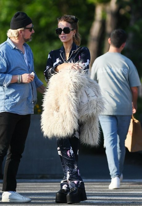 Kate Beckinsale Quick model image