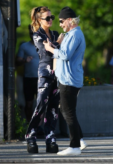 Kate Beckinsale nudes model photo