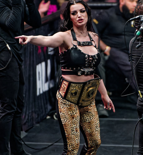 Saraya Bevis top star photos