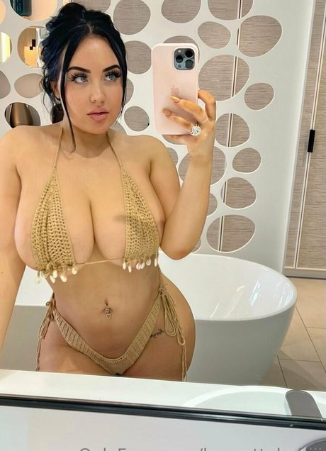 brunettebabiii model beautiful galleries