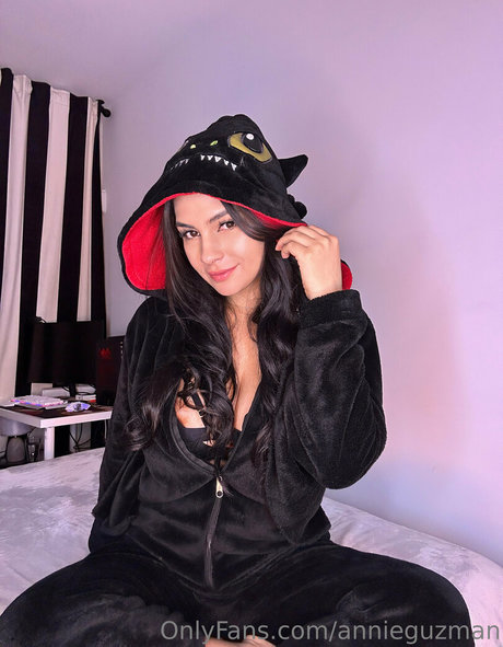 annieguzman model pornographic images