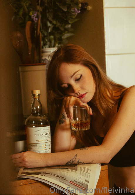 Flavia Sayuri model top photos