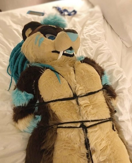 saberthot model xxx photos