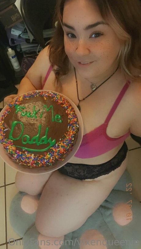 vixenqueenie pornstar picture