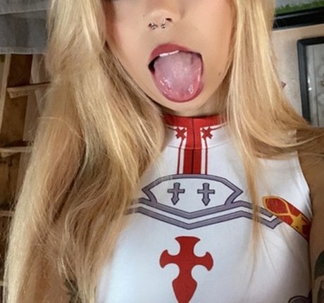 Pandahugz pornstar nude photo