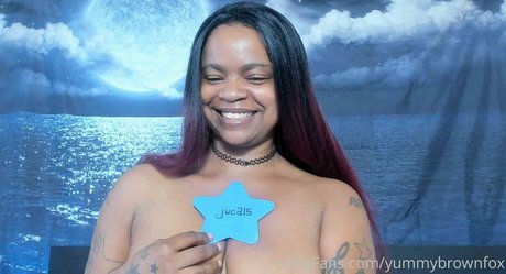 yummybrownfox model exclusive photo