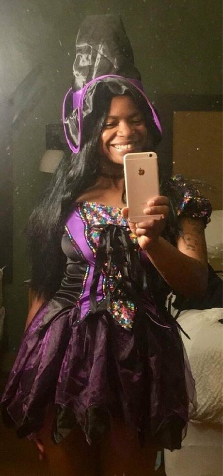 yummybrownfox hd pornstar image