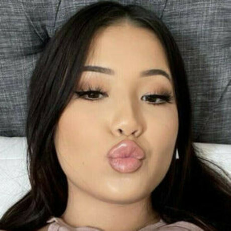 Babyakiraa model hot pic