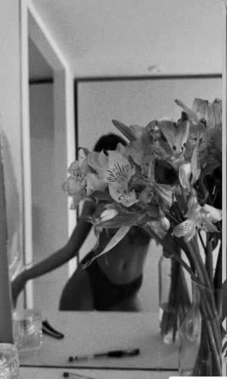 Rita Flores beautiful model img