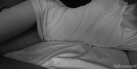 free cheech chronic nude actress pic