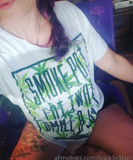 buck3y3gurl high quality model photos