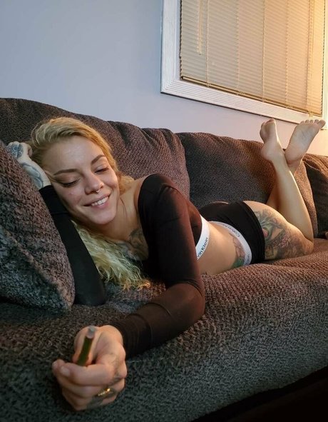 unalome pornstar naked pictures