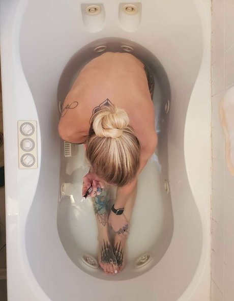 unalome model sex pictures