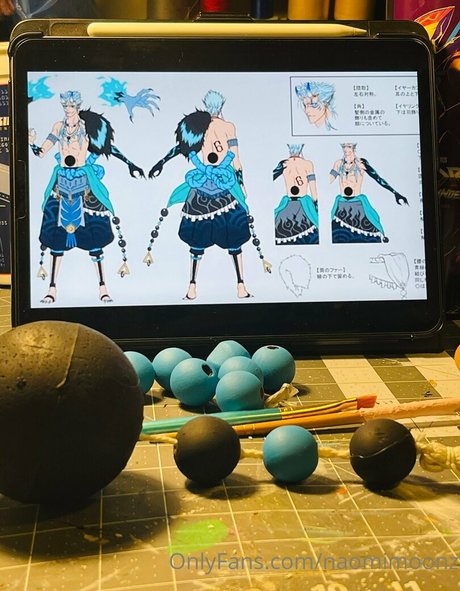 naomimoonz nice pornstar picture