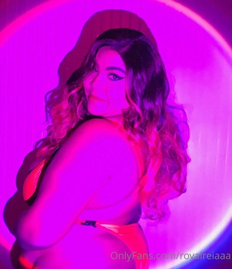 royalreiaaa model top photos