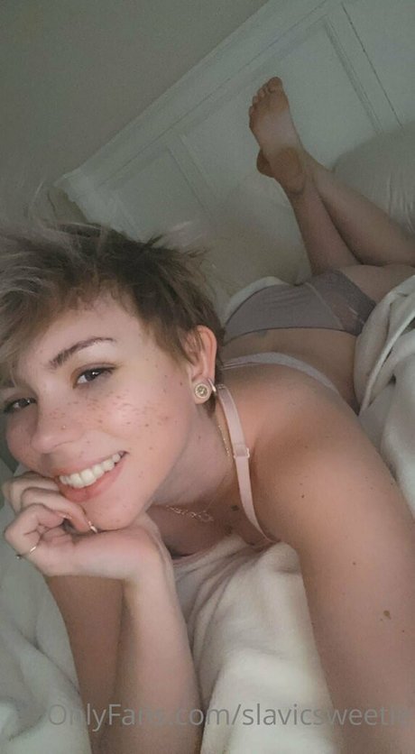 slavicsweetie xxx pornstar image