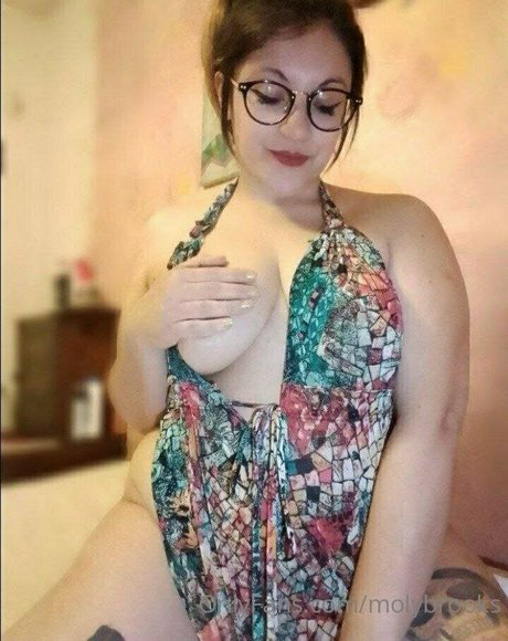 molybrooks nudes actress images