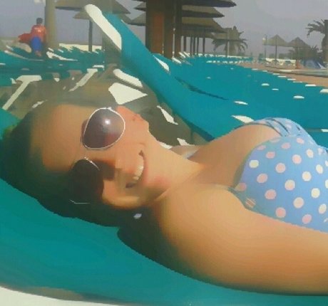 Katy Yardley adult model picture