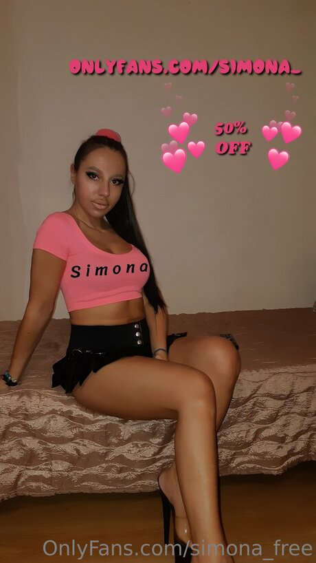 simona free model pornographic photo